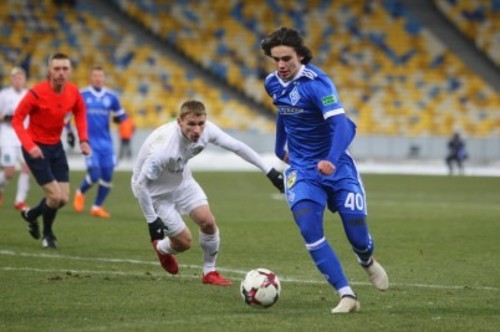 Шапаренко опоздал в молодежную сборную из-за проблем с визой