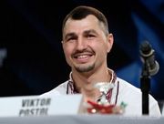 ПОСТОЛ: «С пальцем все хорошо, уже две недели тренируюсь и жду боя»