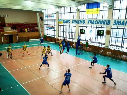 Локомотив стал первым полуфиналистом мужской Суперлиги