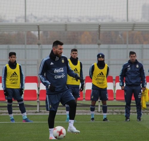 Месси принял участие в тренировке сборной Аргентины в Москве
