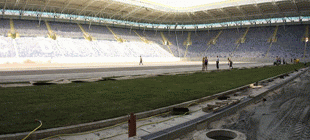 Стадион Днепра начал зеленеть