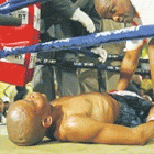Южноафриканский боксер умер после нокаута