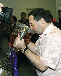 Евгений Гинер, может и не все купил, но на кубышку шампанского хватит...