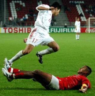 Агрессивный китайский футбол