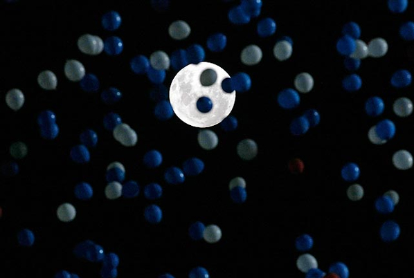 А так чилийцы празднуют победу над Уругваем