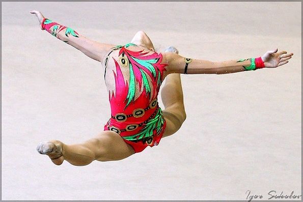 Подруга Овечкина, олимпийская чемпионка и просто красавица снялась топлесс (фото)