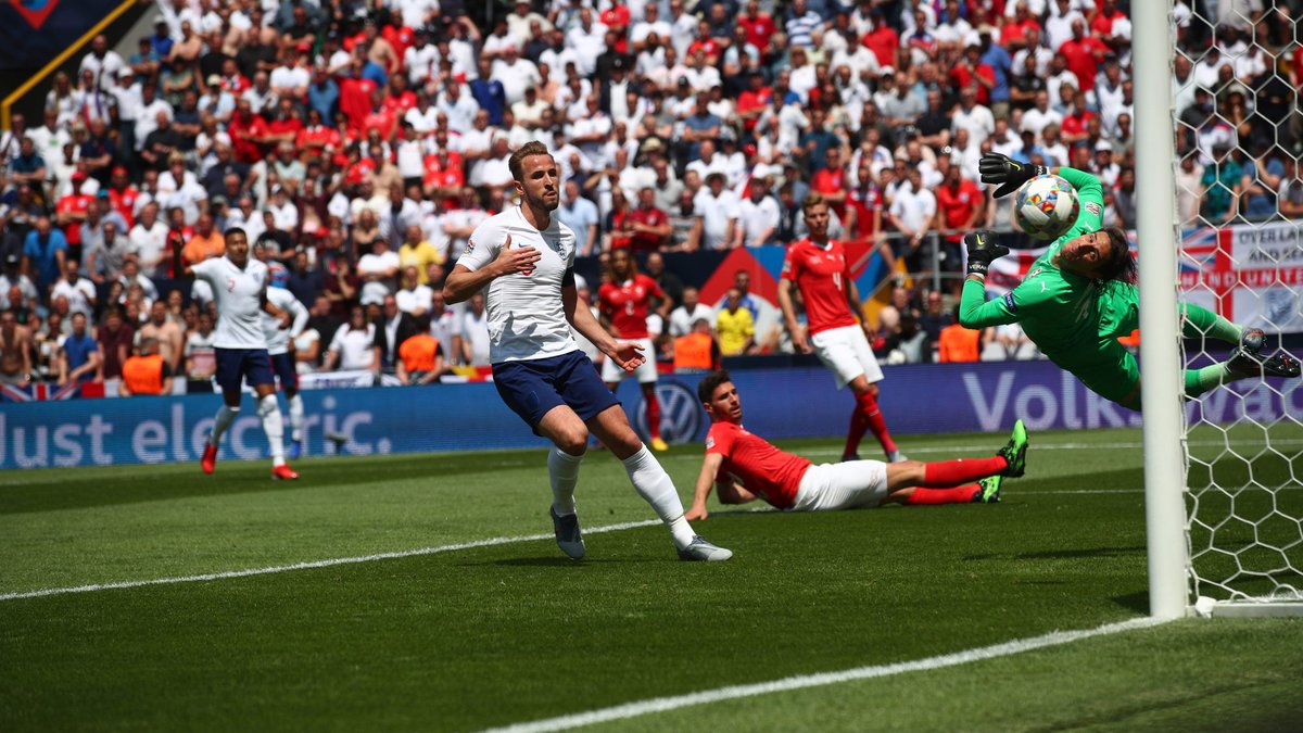 Швейцария 3:0 Великобритания. Пенальти на английском. Швейцарская игра Хорнуссен.